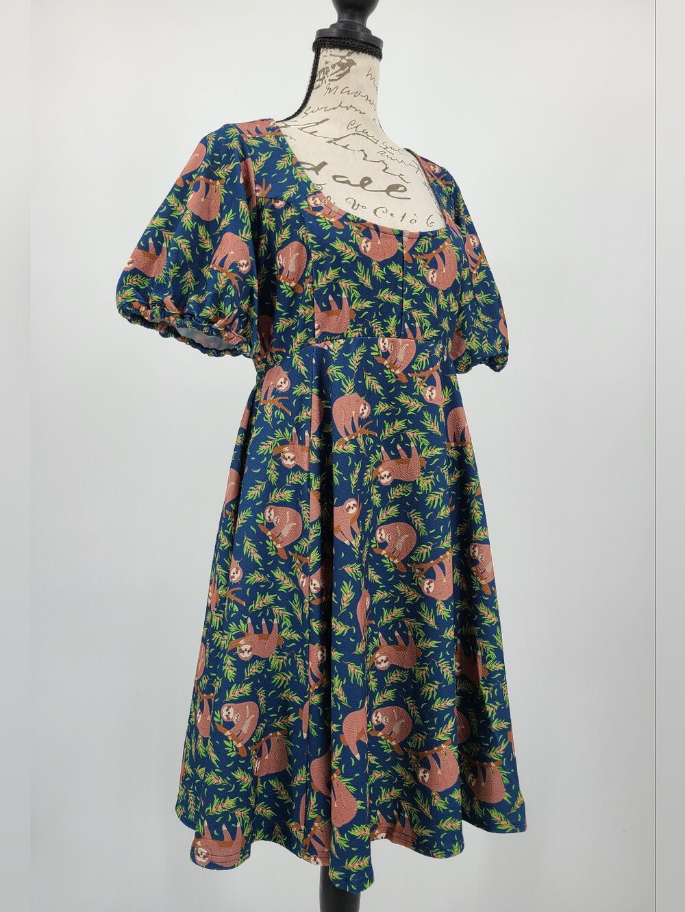 Unique Vintage Puff Sleeve Babydoll Sloth Dress Size Small